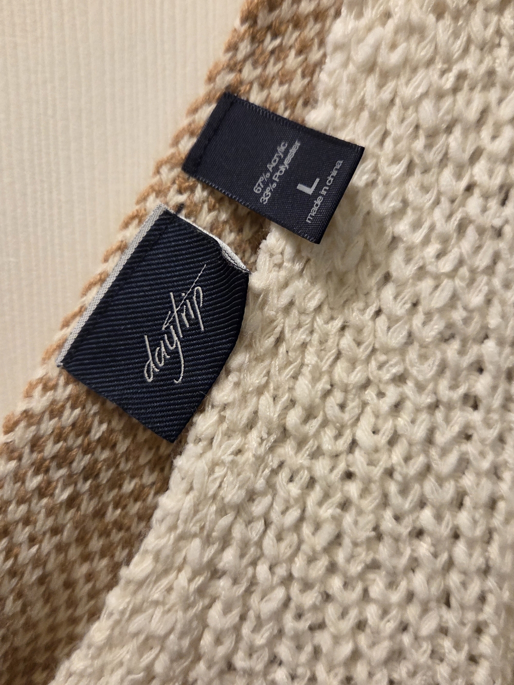 Daytrip Chunky V-Neck Colorblock Sweater in Cream & Brown - Picture 3 of 3